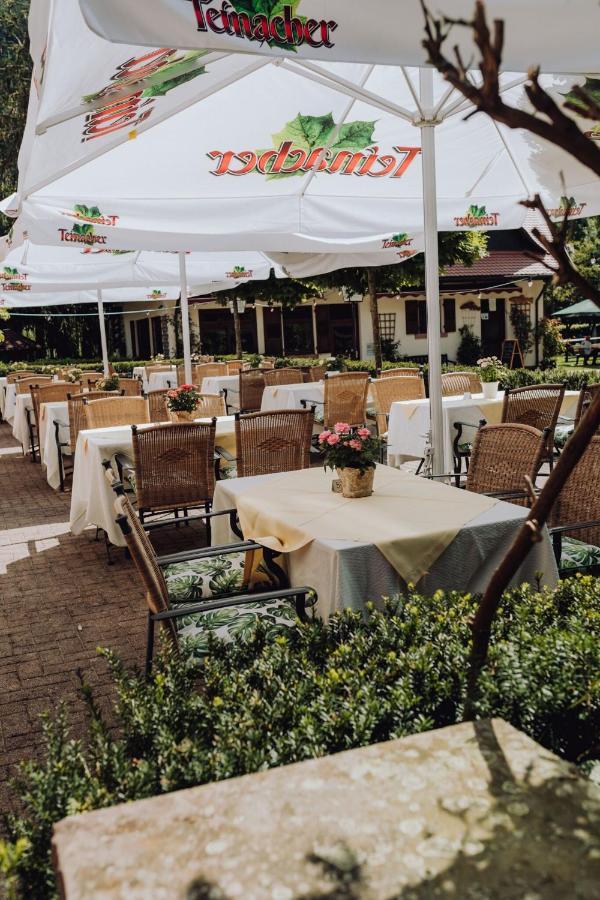 Hotel Zur alten Mühle Neuenburg  Exterior foto